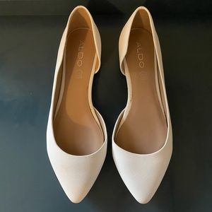 White Aldo flats, fits size 7-7.5